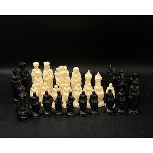E.S. Lowe Medieval Renaissance Chess Pieces White & Black READ